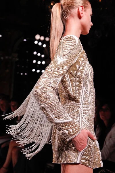 Look 64